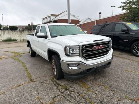 Used 2019 GMC Sierra 1500 SLE w/ SLE Value Package AWD/4WD image 4