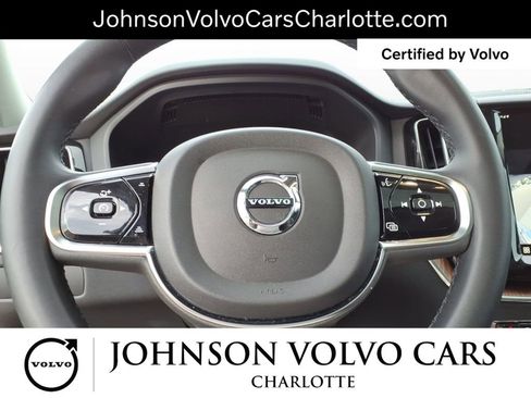 Used 2024 Volvo XC60 B5 Plus image 16