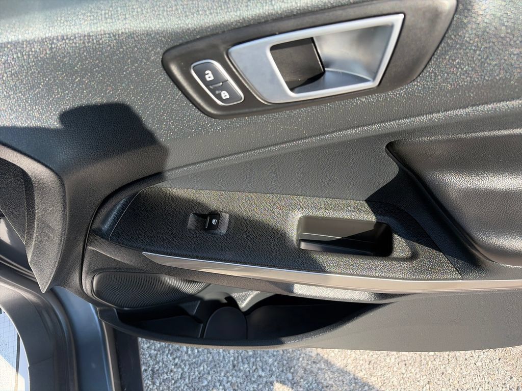 Used 2019 Ford EcoSport Titanium FWD image 42