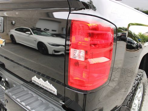 Used 2019 Chevrolet Silverado 2500 High Country w/ Duramax Plus Package AWD/4WD image 26