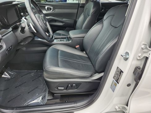 Used 2022 Kia Sorento S FWD image 26