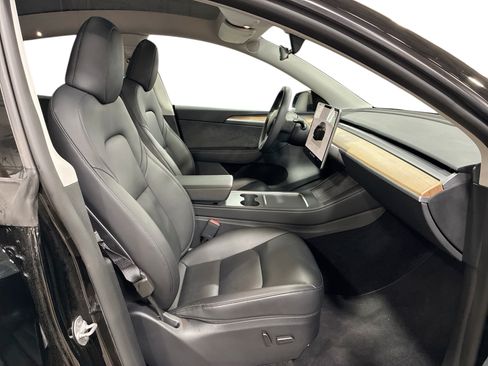Certified 2023 Tesla Model Y Long Range AWD/4WD image 13