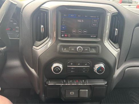 Used 2020 GMC Sierra 1500 4x4 Crew Cab w/ Sierra Value Package image 18