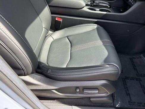 Used 2025 Honda Pilot Touring image 10
