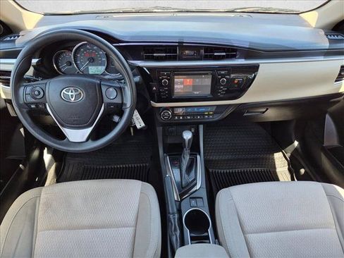 Used 2014 Toyota Corolla LE FWD image 16
