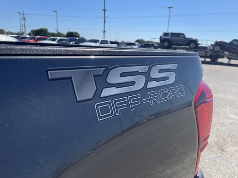 Used 2021 Toyota Tacoma SR w/ SR Convenience Package RWD image 12
