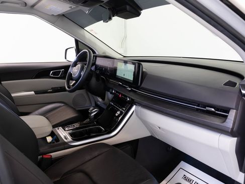 Used 2024 Kia Carnival SX image 24