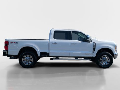 Used 2024 Ford F250 Lariat w/ Chrome Package image 3