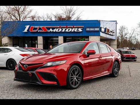 Used 2021 Toyota Camry SE image 1