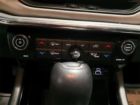 Used 2022 Jeep Compass Limited image 22