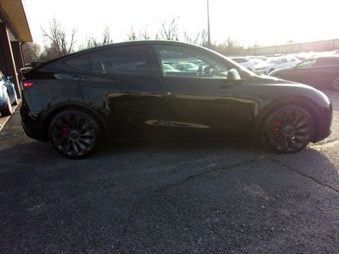 Used 2021 Tesla Model Y Performance image 4