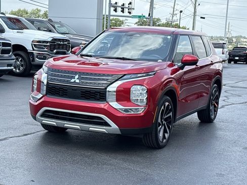 Used 2023 Mitsubishi Outlander SE FWD image 14