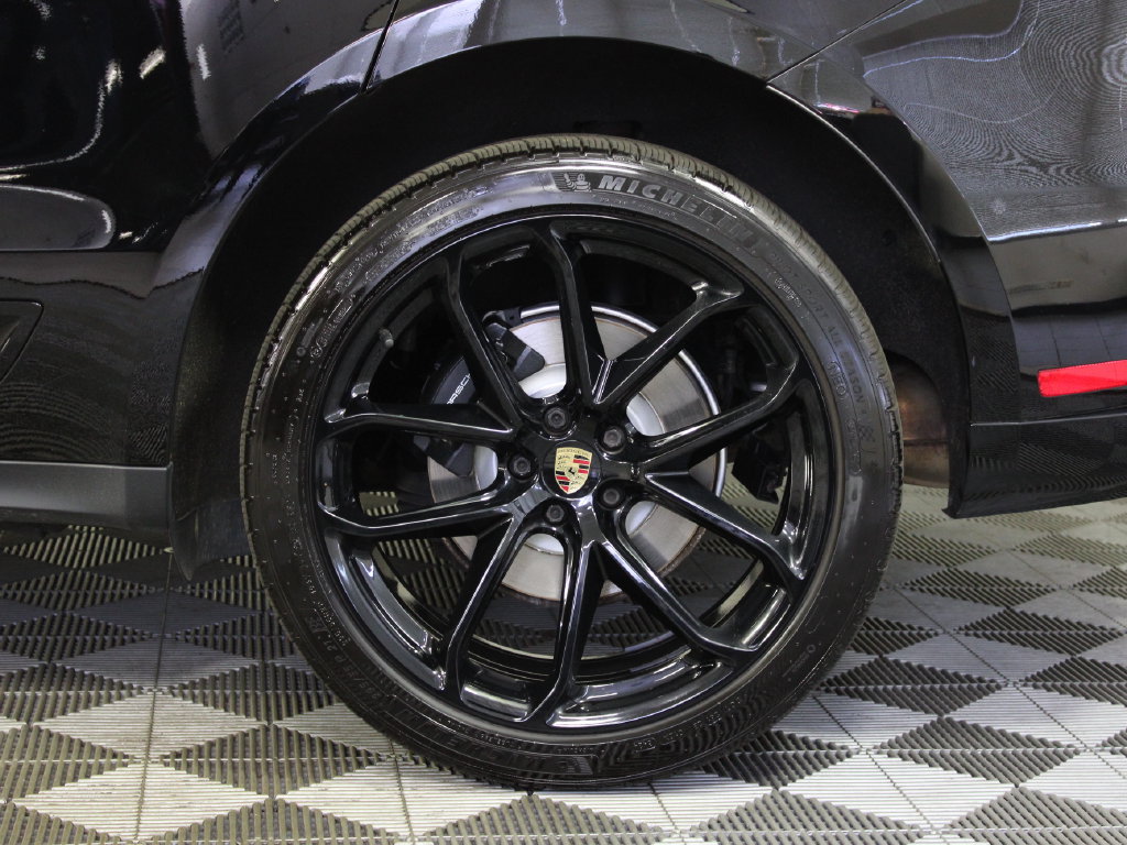 Certified 2022 Porsche Macan AWD/4WD image 14
