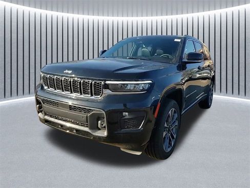 New 2025 Jeep Grand Cherokee L Overland w/ Luxury Tech Group IV image 5