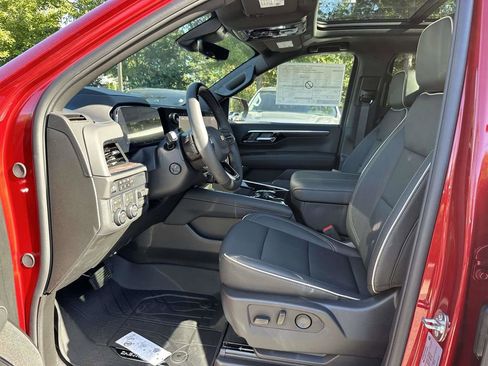 New 2026 Chevrolet Suburban Premier image 16