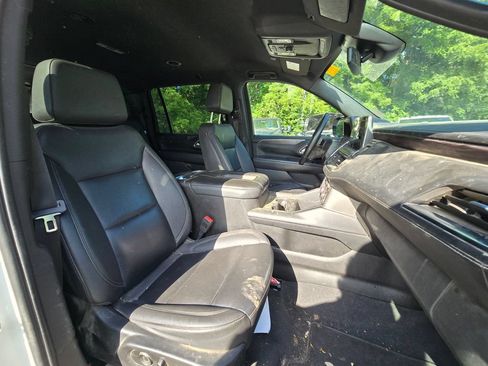 Used 2023 Chevrolet Suburban Z71 w/ Luxury Package AWD/4WD image 17