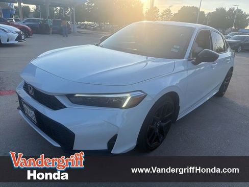 Used 2025 Honda Civic Sport image 1