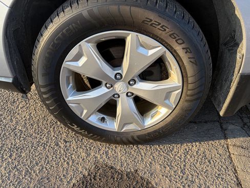 Used 2015 Subaru Forester 2.5i Premium w/ All-Weather Package image 7