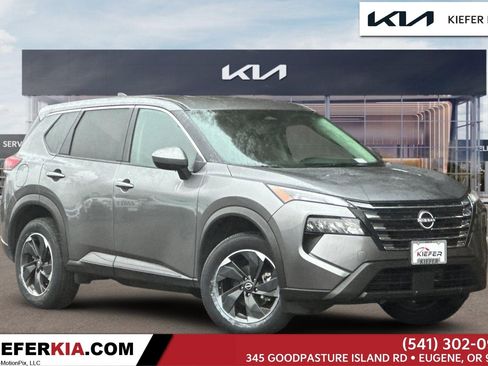 Used 2024 Nissan Rogue SV image 1