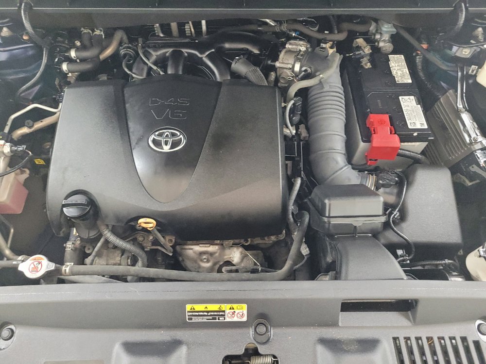 Used 2021 Toyota Highlander XLE AWD/4WD image 30