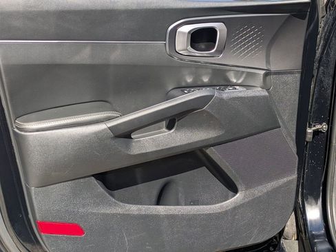 Used 2024 Kia Sorento S image 11