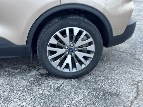 Used 2021 Ford Escape Titanium image 11