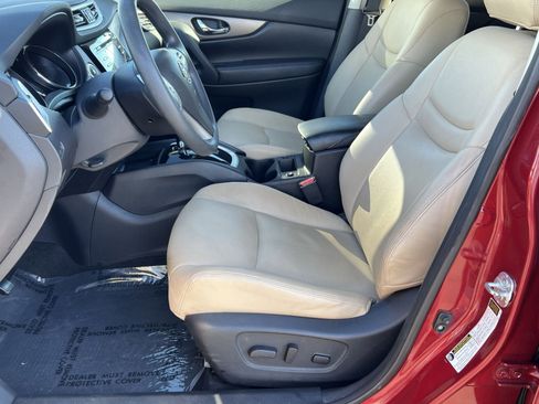 Used 2015 Nissan Rogue SV w/ SV Moonroof Package image 10