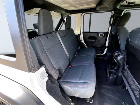 Certified 2025 Jeep Wrangler Unlimited Rubicon w/ Convenience Group AWD/4WD image 18