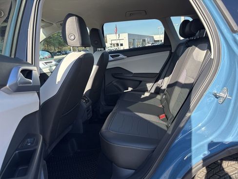 New 2026 Volkswagen Taos SE image 23