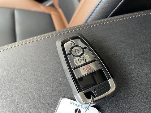 Used 2024 Ford Bronco Outer Banks w/ Sasquatch Package image 26