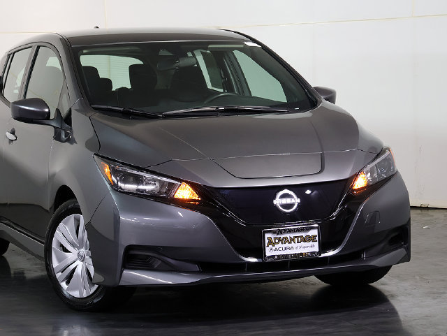 Used 2025 Nissan Leaf S FWD image 6