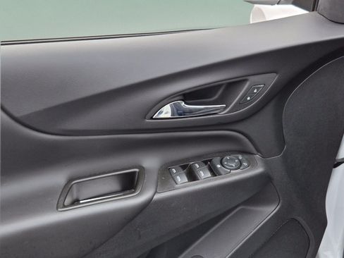 Used 2022 Chevrolet Equinox LT FWD image 8