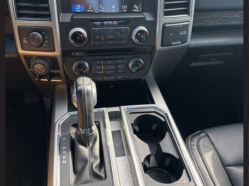 Used 2018 Ford F150 Lariat w/ Equipment Group 502A Luxury image 29