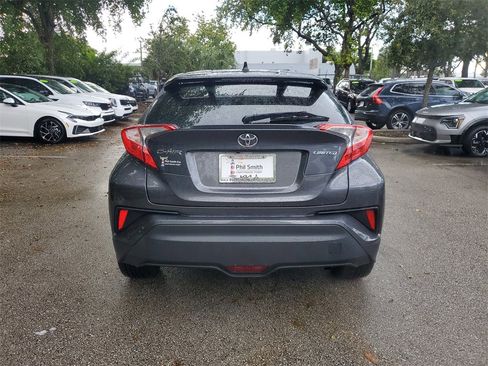 Used 2022 Toyota C-HR Limited image 5