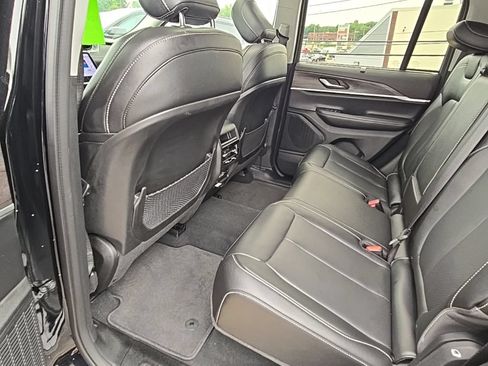 Used 2023 Jeep Grand Cherokee Limited w/ Luxury Tech Group II AWD/4WD image 13