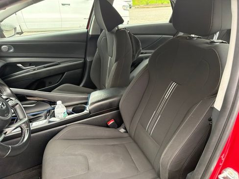 Used 2022 Hyundai Elantra SEL w/ Convenience Package FWD image 16