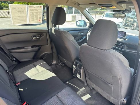 Used 2025 Nissan Rogue SV FWD image 32
