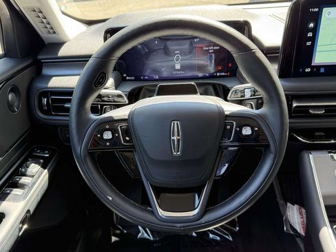 Used 2025 Lincoln Aviator AWD image 19