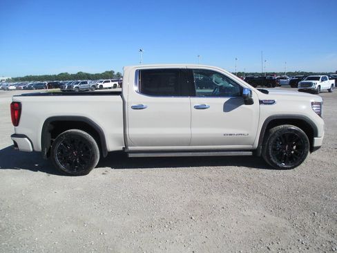New 2026 GMC Sierra 1500 Denali AWD/4WD image 3