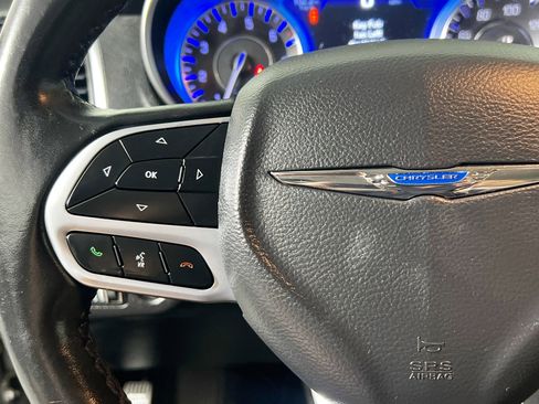 Used 2019 Chrysler 300 Touring L w/ Quick Order Package 22F image 18