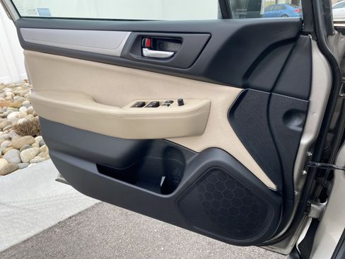 Used 2019 Subaru Outback 2.5i Premium w/ Popular Package #2 image 17