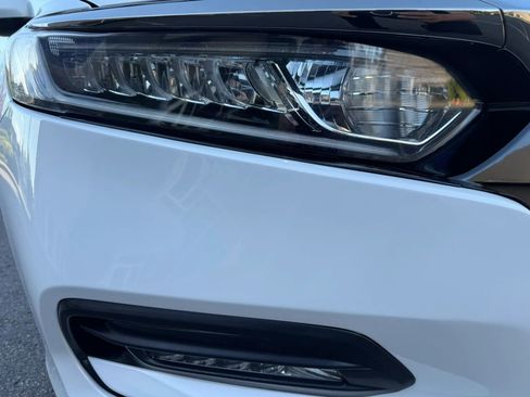 Used 2018 Honda Accord Sport image 13