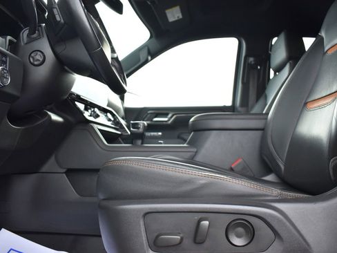 Used 2023 GMC Sierra 1500 AT4 w/ AT4 Preferred Package image 8