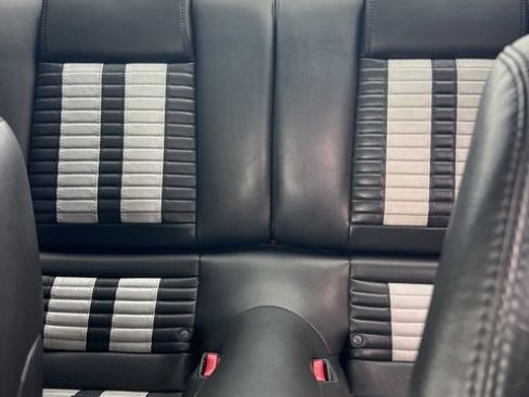 Used 2010 Ford Mustang Shelby GT500 image 4