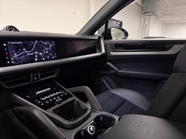 Certified 2026 Porsche Cayenne S AWD/4WD image 19