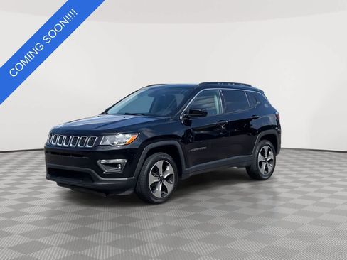 Used 2018 Jeep Compass Latitude w/ Cold Weather Group AWD/4WD image 4