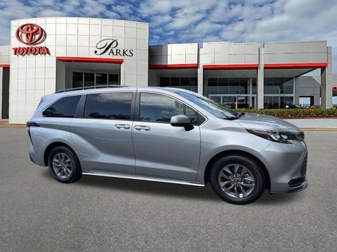 Certified 2024 Toyota Sienna LE w/ LE Plus Package AWD/4WD image 1