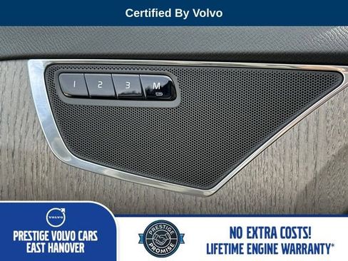 Certified 2025 Volvo XC90 B5 Plus AWD/4WD image 31
