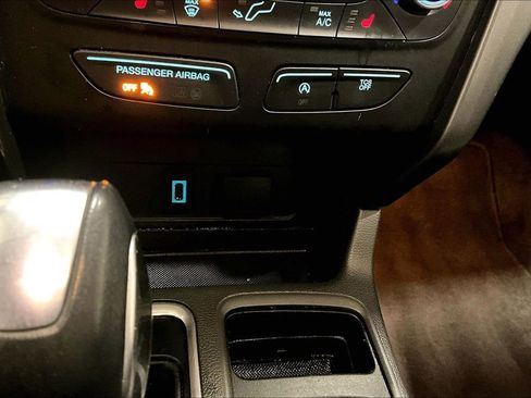 Used 2018 Ford Escape SEL w/ Canadian Touring Package image 16