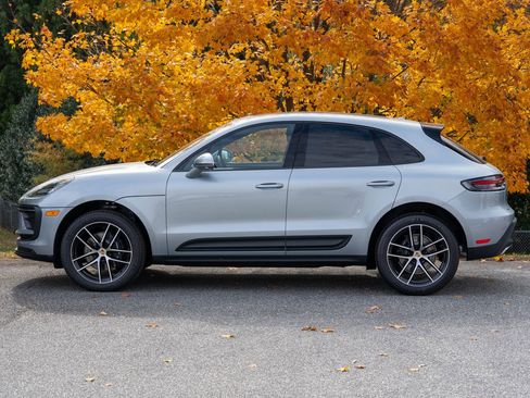 New 2026 Porsche Macan image 2